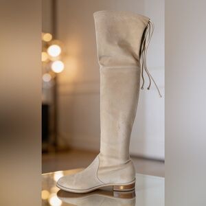 Stuart Weitzman Lowland In Buff